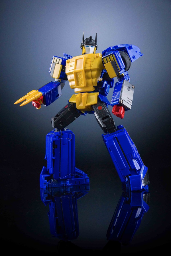 TRANSFORMERS ACTION MASTERS トレーラー型ロボット 81AdHyuMPCL._UF894,1000_QL80_.jpg