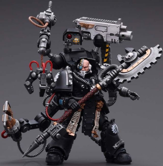 Iron Hands Iron Father Feirros 1/18 Scale Warhammer 40K Joy Toy