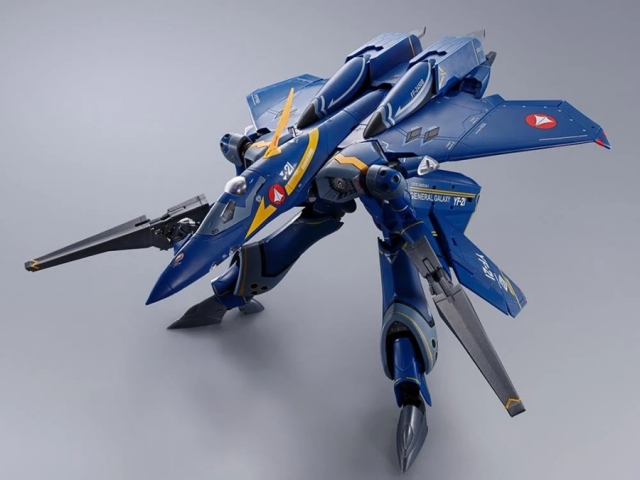 +ファンゴ Amazon.com: Macross Plus YF-21 Advanced Fighter 1/72 Scale