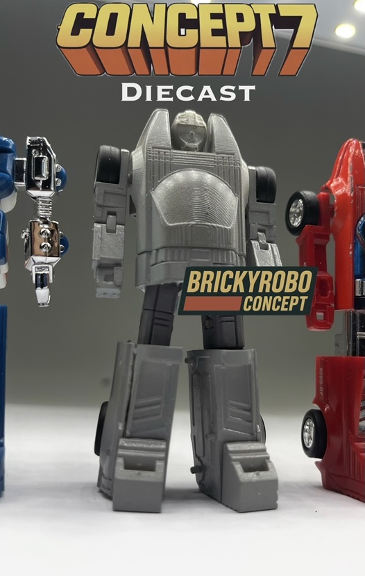 Concept 7 Die-Cast Figure | BrickyRobo