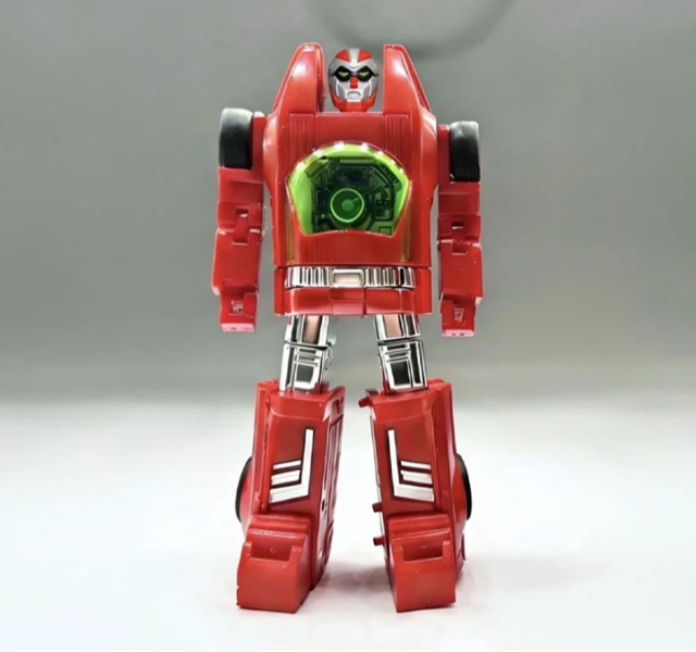 Concept 7 Salute Die-Cast Figure | BrickyRobo