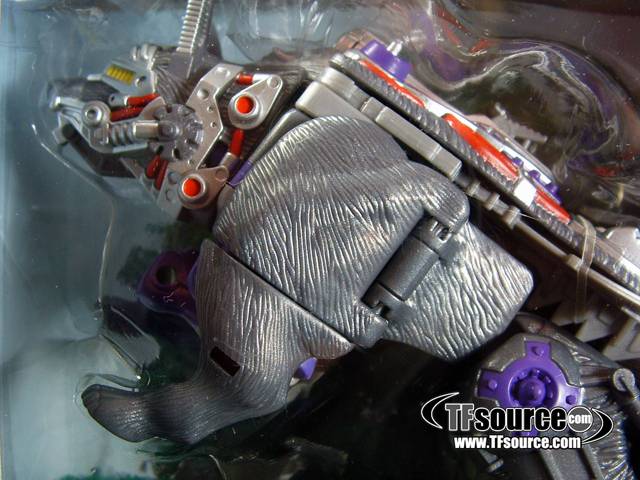 D-24 Max-B Deluxe Class | Transformers Beast Wars II | Hasbro
