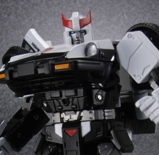 MP-17 Prowl | Masterpiece G1 Transformers Figure | TFSource