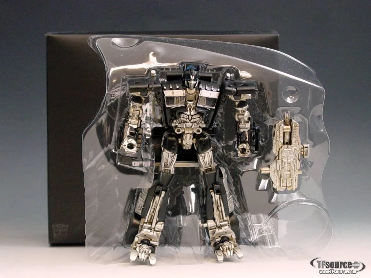 Deluxe Class Optimus Prime Black Version Milk Magazine Exclusive | Transformers 3 Dark of the Moon DOTM