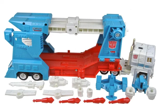 Ultra Magnus Loose 100% Complete