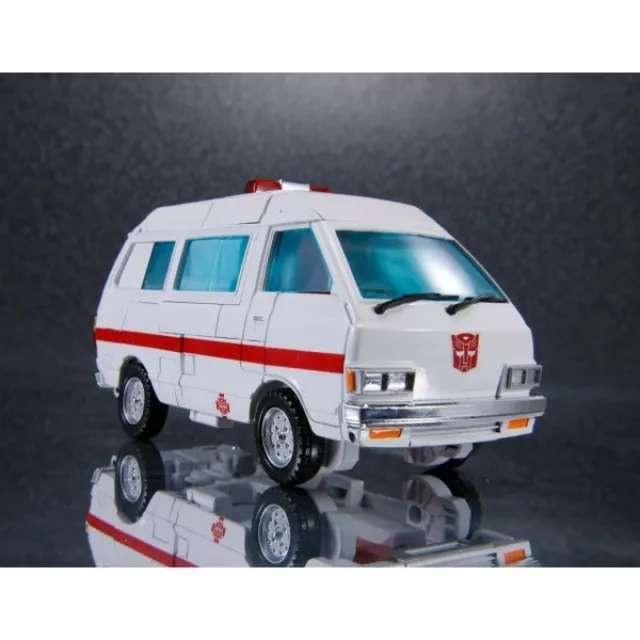 MP-30 Ratchet | Masterpiece G1 Transformers Figure | TFSource
