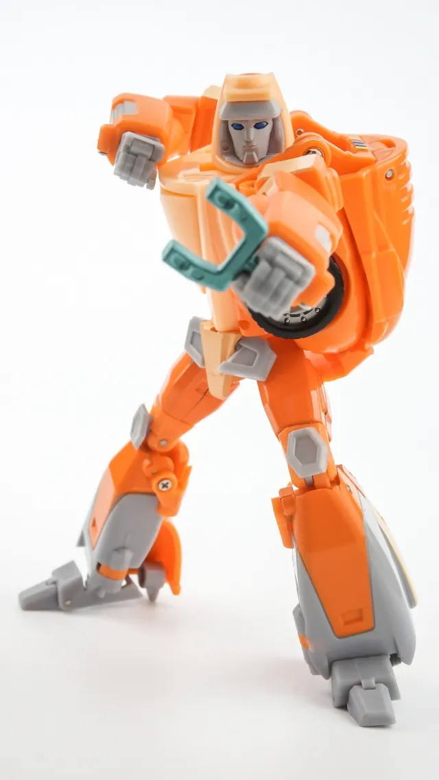 Ollie MM-4+ Ollie Reissue | XTransbots 3rd Party MP-Scale Figure | TFSource