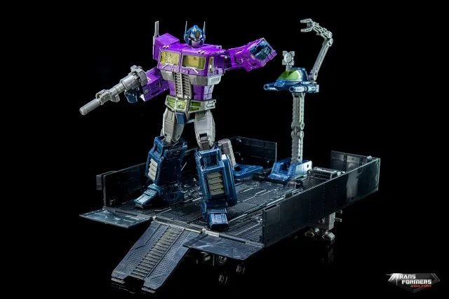 Shattered Glass Optimus Prime | Transformers Masterpiece