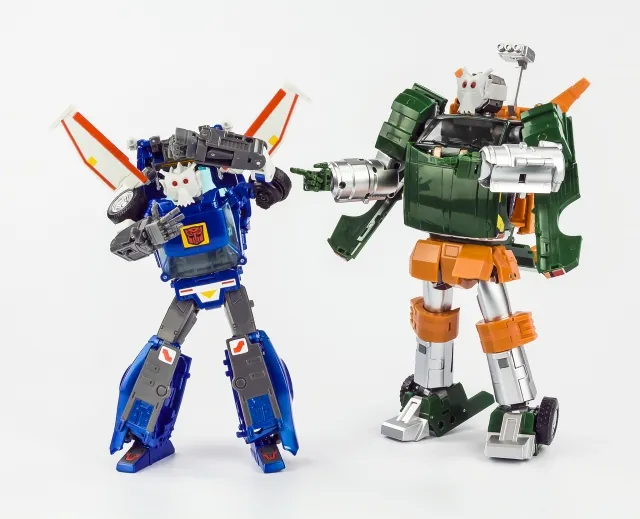 MX-9 Paean | XTransbots 3rd Party MP-Scale Figure | TFSource