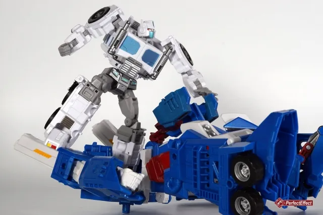 PC-17 Core Magnus Upgrade Kit for Transformers Power of the Primes