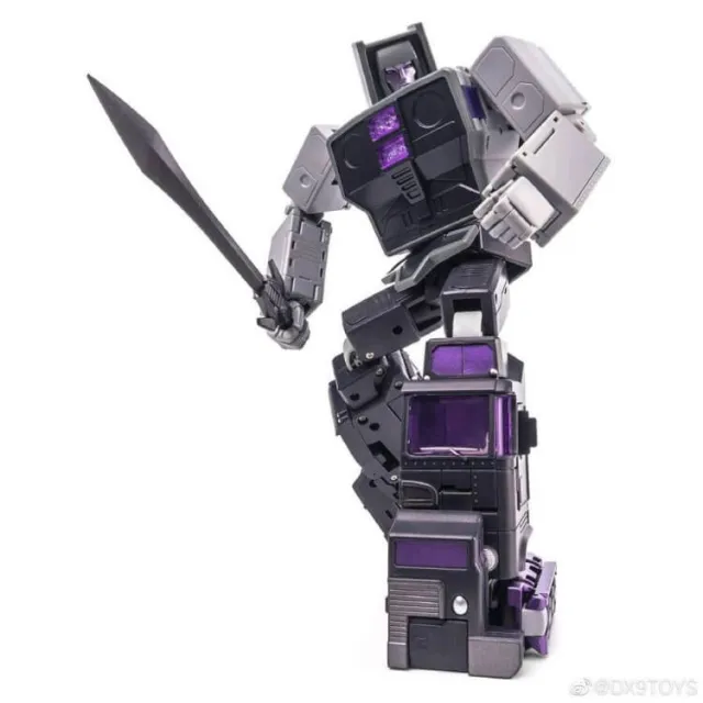 DX9 toys製 D14 CAPONE モーターマスター風 変形合体ロボット D14 Capone | DX9 Toys 3rd Party Collectible Figure | TFSource