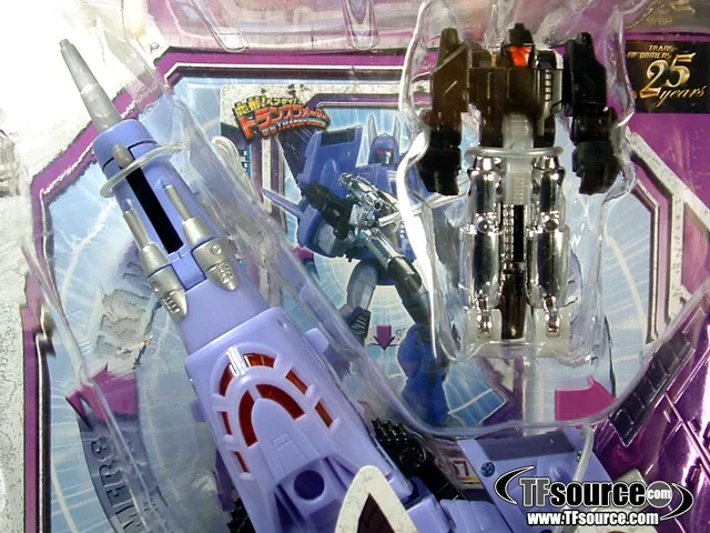 D-07 Cyclonus | Henkei Transformers Figure | TFSource