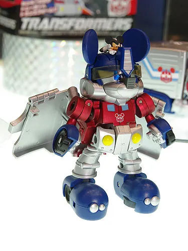 Mickey Mouse Color Version | Disney Label Transformers Figure by