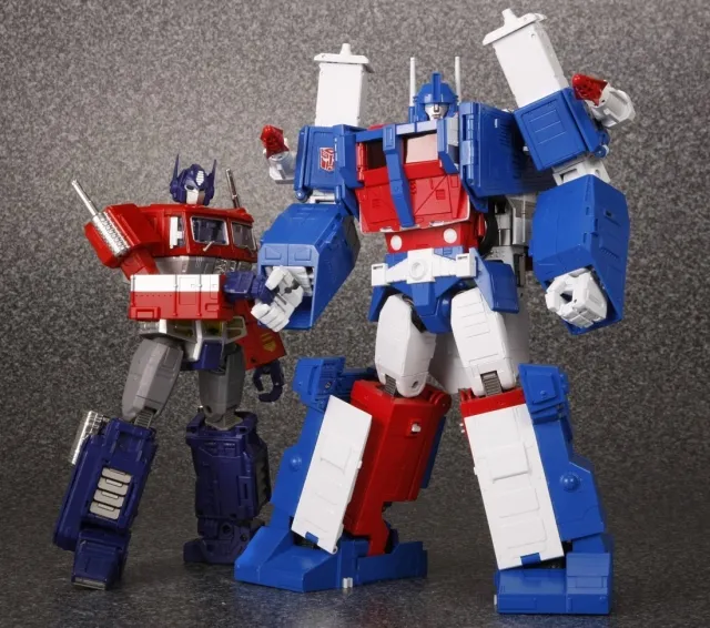 MP-22 Ultra Magnus Perfect Edition with Trailer | Masterpiece G1