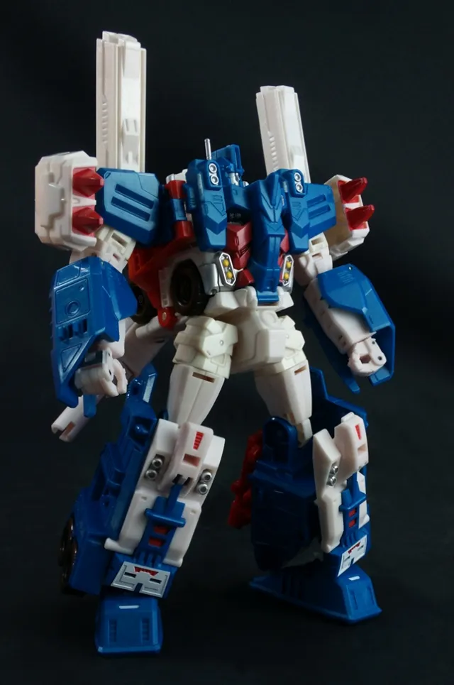 XT009 Leader Ultra Magnus Combiner Wars Upgrade Kit | X2 Toys | Upgrade Kit