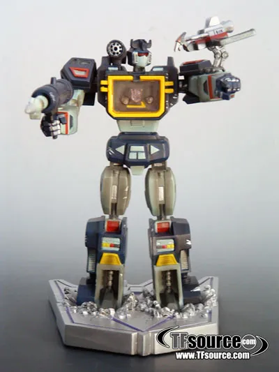 Soundwave and Laserbeak Limited Edition Statue | Transformers G1 Generation One Palisades