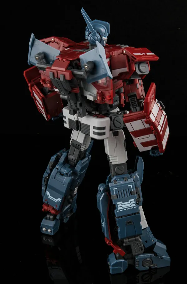 GDW-01 Ultra Maxmas | GCreation 3rd Party Stylized Figure | TFSource