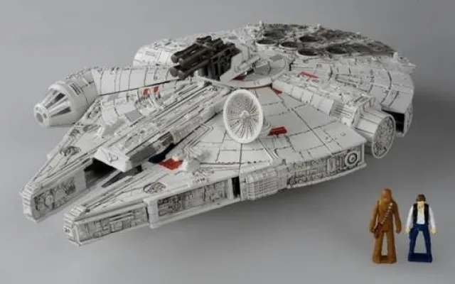 Millennium Falcon | Star Wars Powered by Transformers
