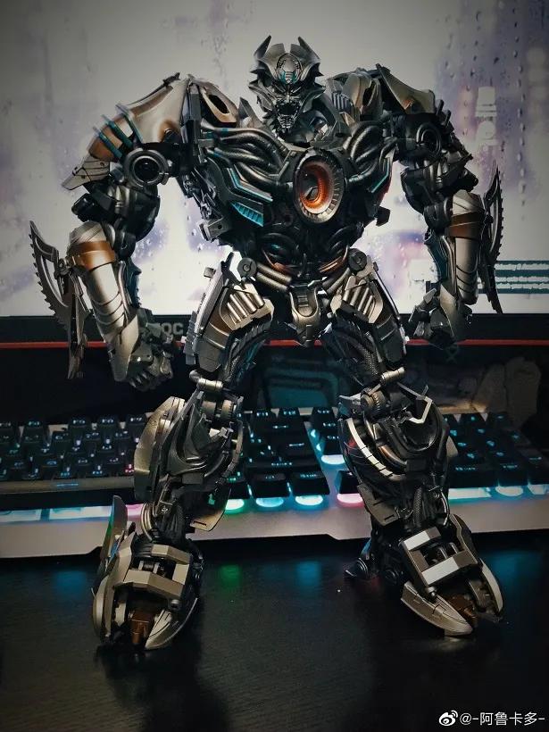 R-04 Nero | Unique Toys 3rd Party Movie-Inspired Figure | TFSource