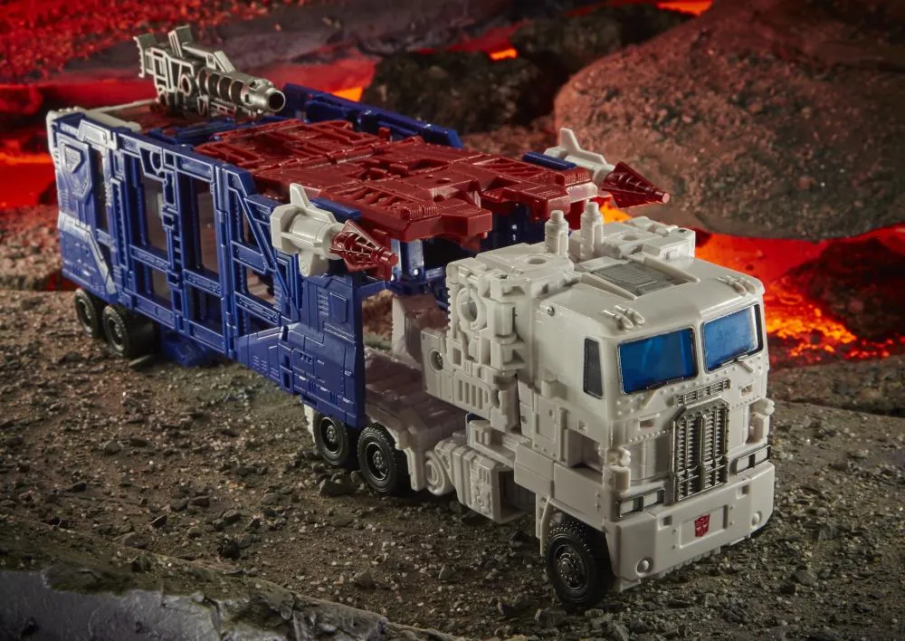 WFC-K20 Ultra Magnus | War for Cybertron Kingdom Transformers