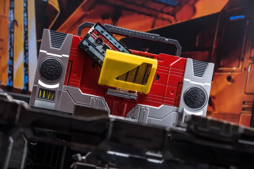 Transistor Pure Red Metallic Version and HiFi | KFC Toys 3rd Party