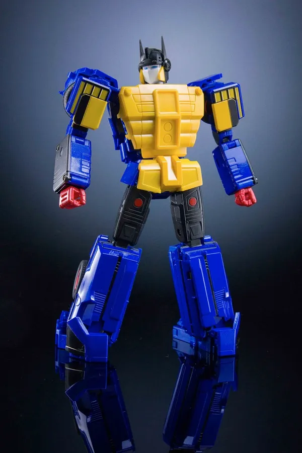 MX-26B Bond and James Japanese Version | XTransbots 3rd Party MP