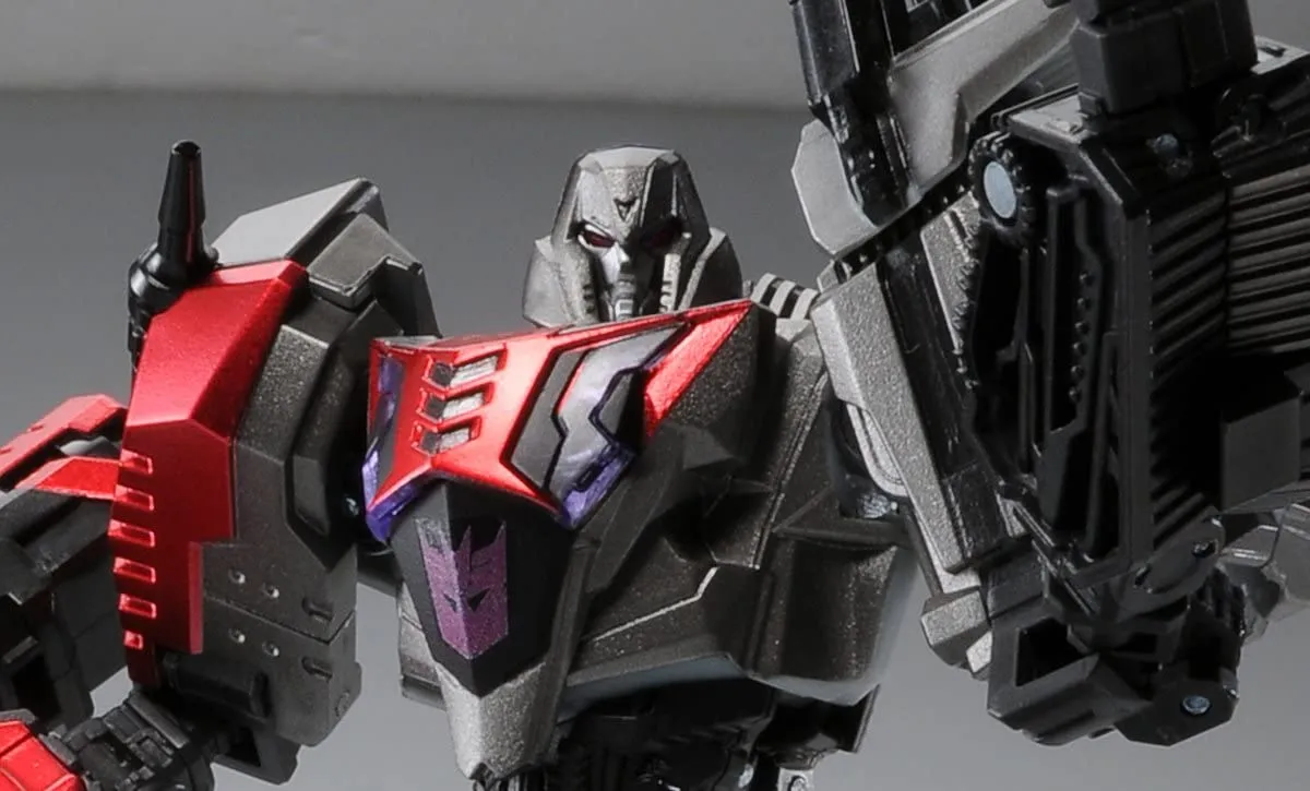UN-04 Megatron Cybertron Mode | Transformers United Figure by