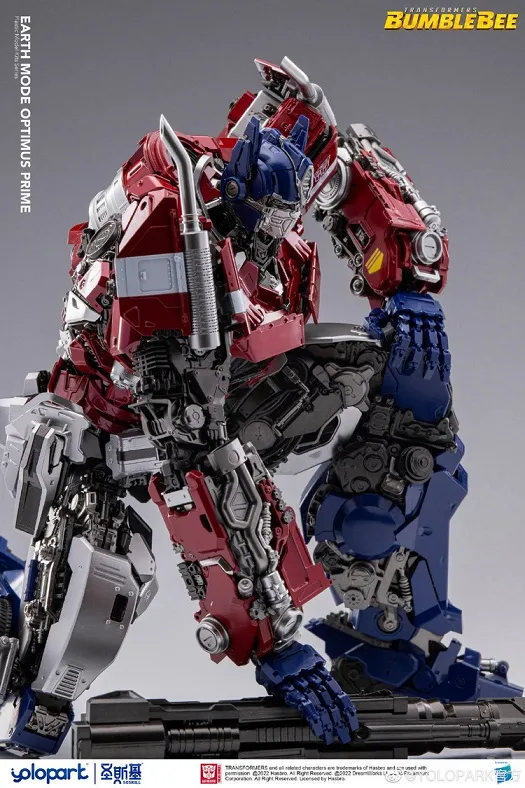 Optimus Prime Earth Mode Plastic Model Kit | Transformers