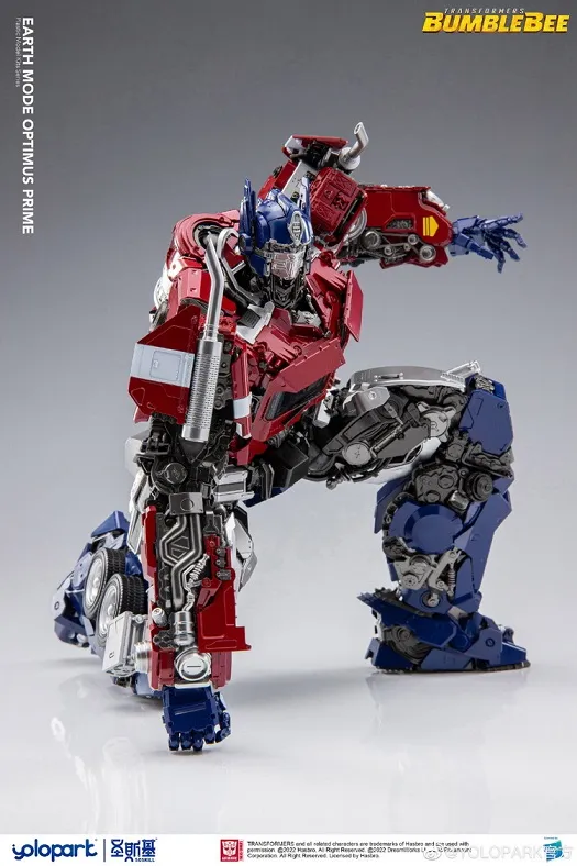 Optimus Prime Earth Mode Plastic Model Kit | Transformers