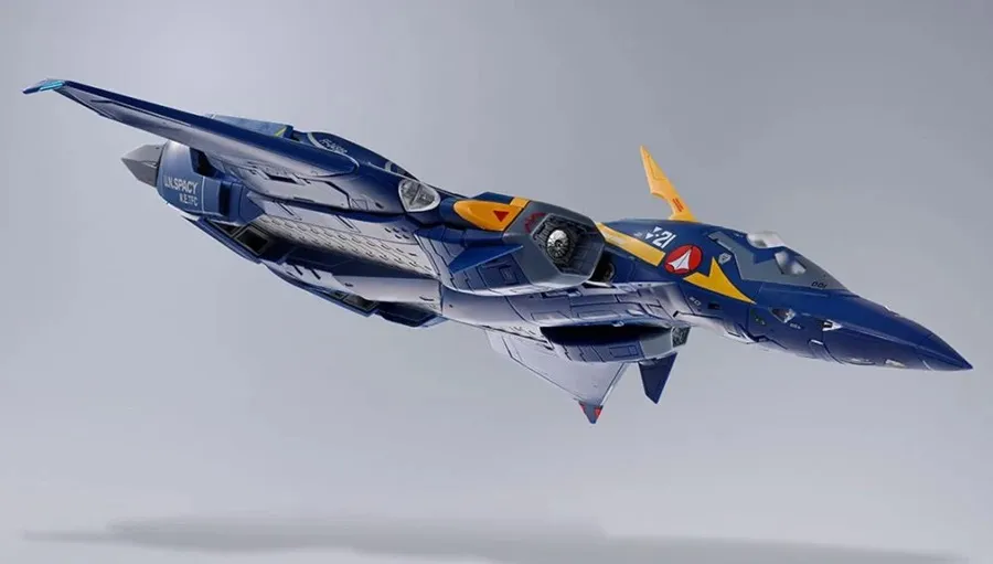 マクロスプラス YF-21 1/60スケール YF-21 Showdown: Yamato 1/60 vs Bandai DX - YouTube