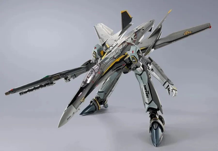 VF-25S Armored Messiah Valkyrie Ozma Lee Machine Revival Version