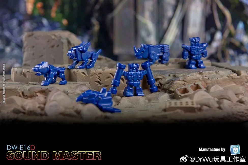 DW-E02D Monitor and DW-E16D Sound Master Battle Damaged