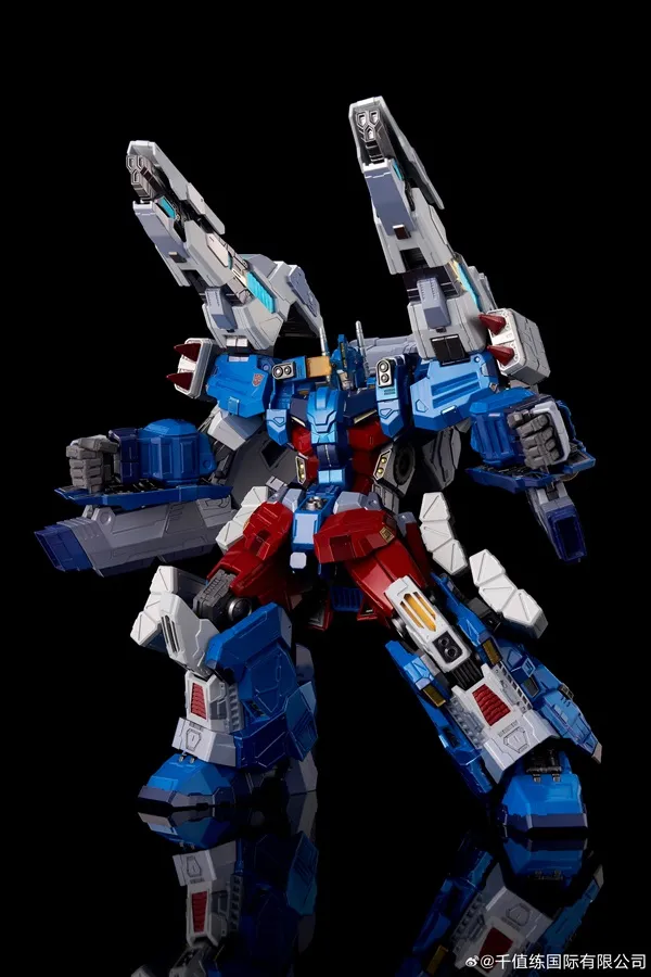 カリキュラマシーンフィギュア Ultra Magnus | Flame Toys Kuro Kara Kuri Transformers Figure