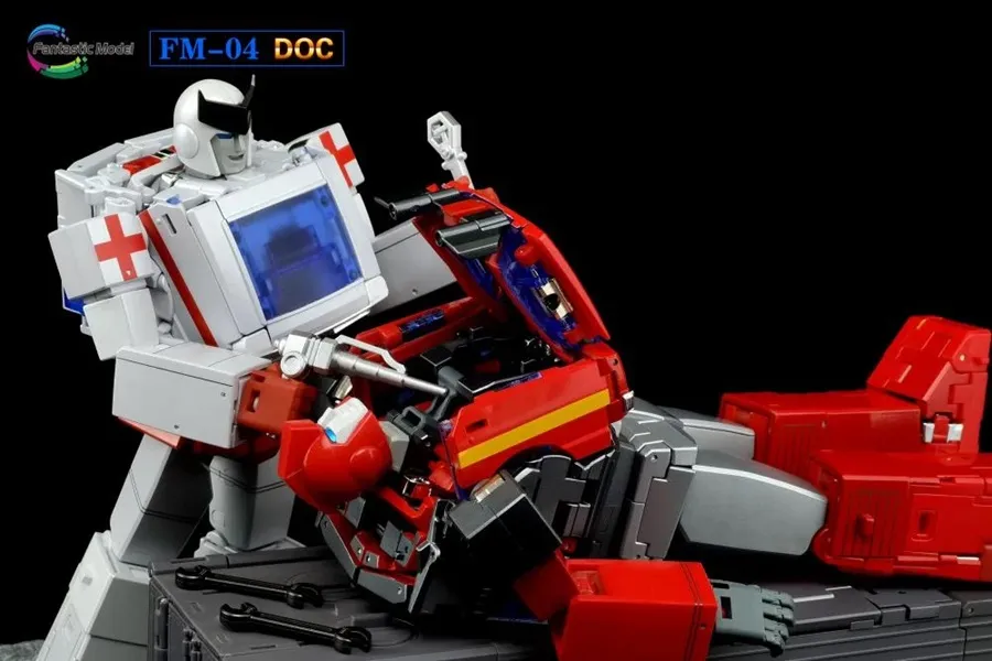 FM-04 Doc | Fans Toys Masterpiece 3rd Party Transformers Figure