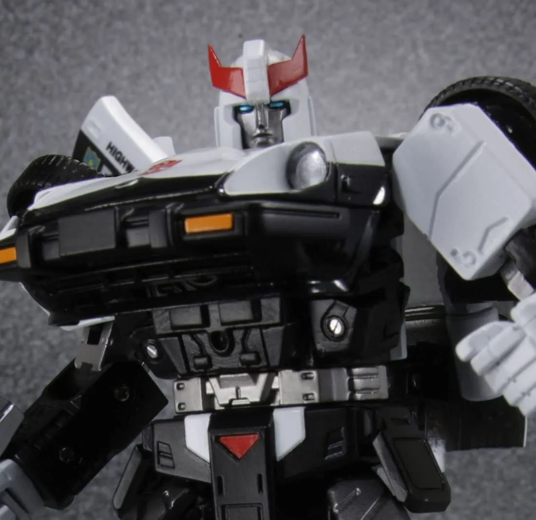 MP-17 Prowl | Masterpiece G1 Transformers Figure | TFSource