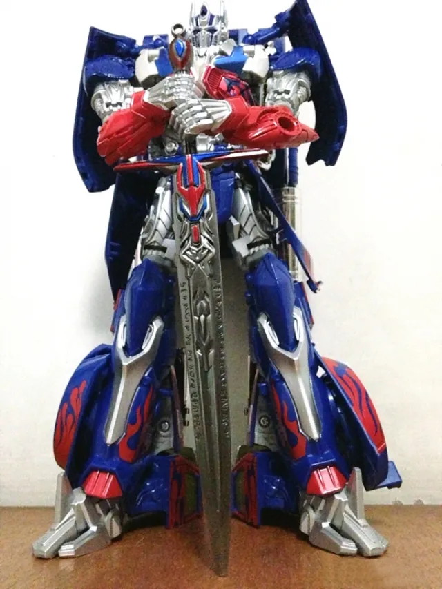 Sword of Judgement Key Chain | Transformers the Last Knight
