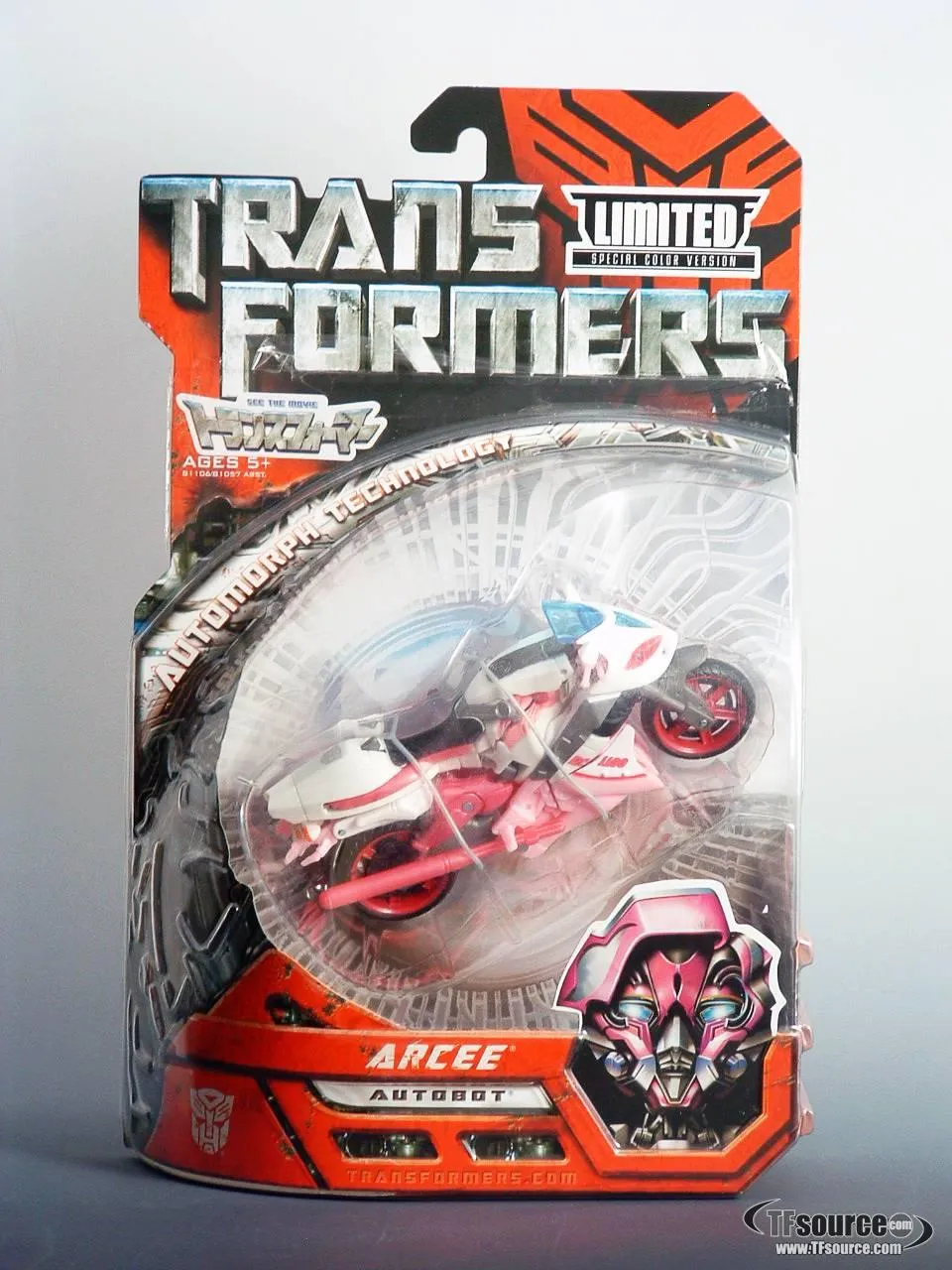 Deluxe Class Arcee G1 Color Edition Wonderfest Exclusive | Transformers the Movie