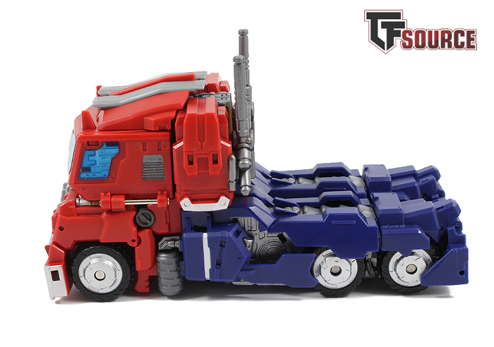 MakeToys Cross Dimension Striker Manus