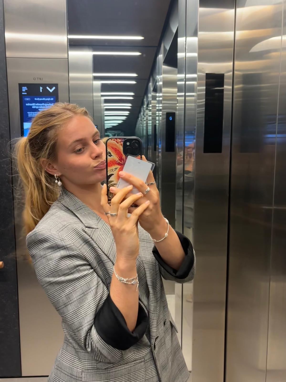 Brookebosland@outlook.com