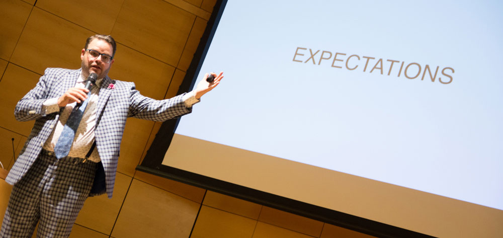 Jay Baer presenting at AOC