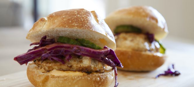 Baja Chicken & Slaw Sliders – Grill Madness Spicy Chicken Sliders with Cabbage Slaw
