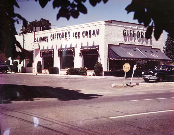 A Gifford's Ice Cream And Candy location in Arlington, Va.