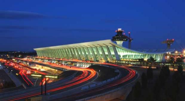 The Dulles Main Terminal at night in 2006.
