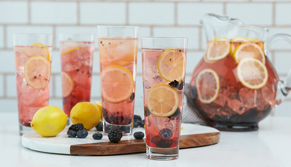 Berry Moscato Lemonade | The Naked Grape Wine