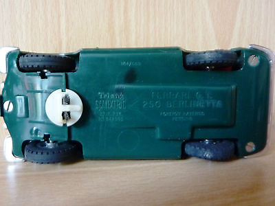 Scalextric Ferrari GT 250 Berlinetta con luci slot car 1:32 Ref. E4 C69