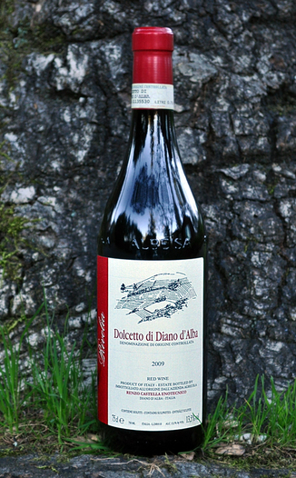Renzo Castella 2009 Dolcetto di Diano d'Alba DOC 750ml Wine Bottle