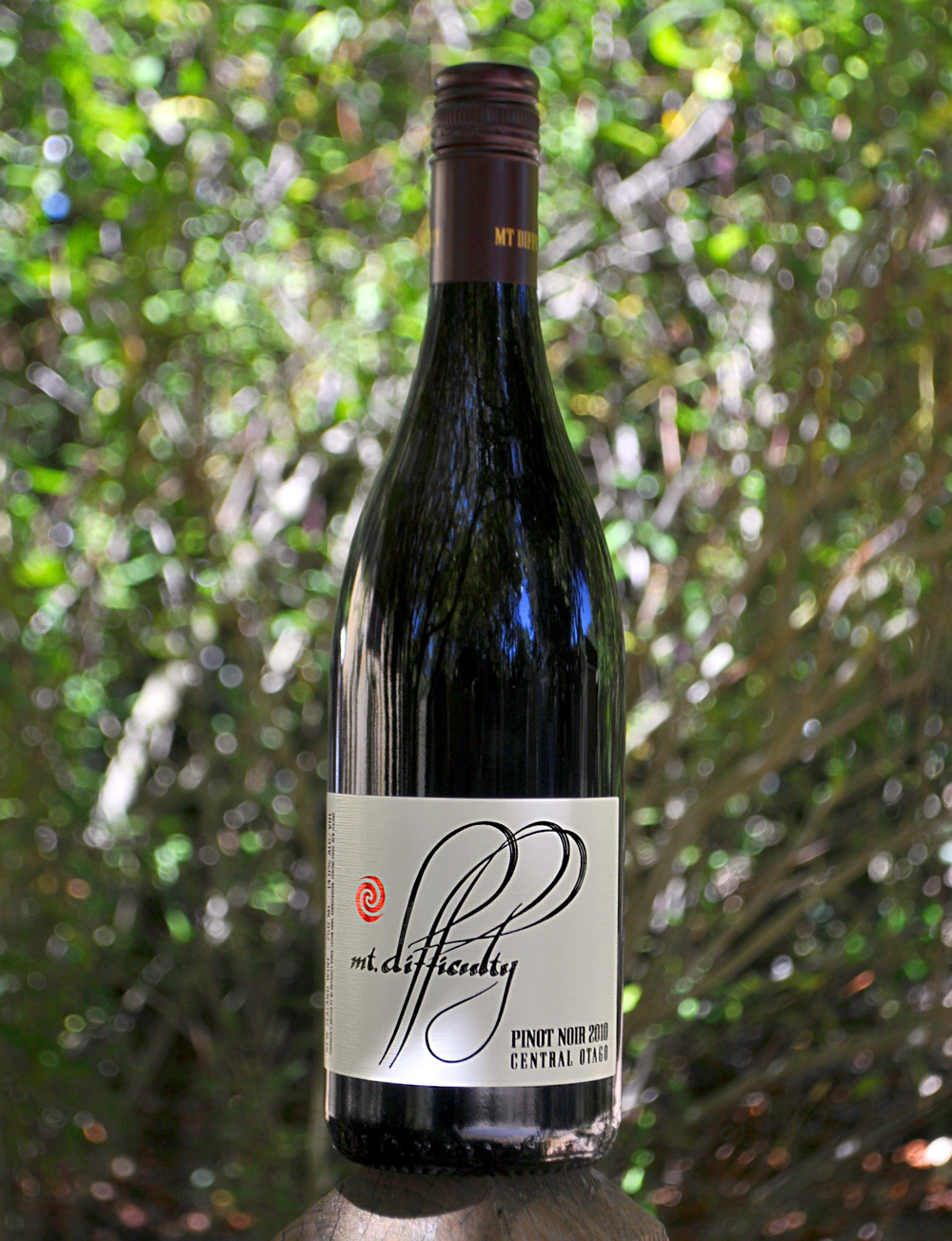 Mt. Difficulty 2010 Central Otago Pinot Noir 750ml Wine Bottle