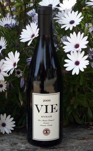 Vie Winery 2006 Las Madres Syrah 750ml Wine Bottle