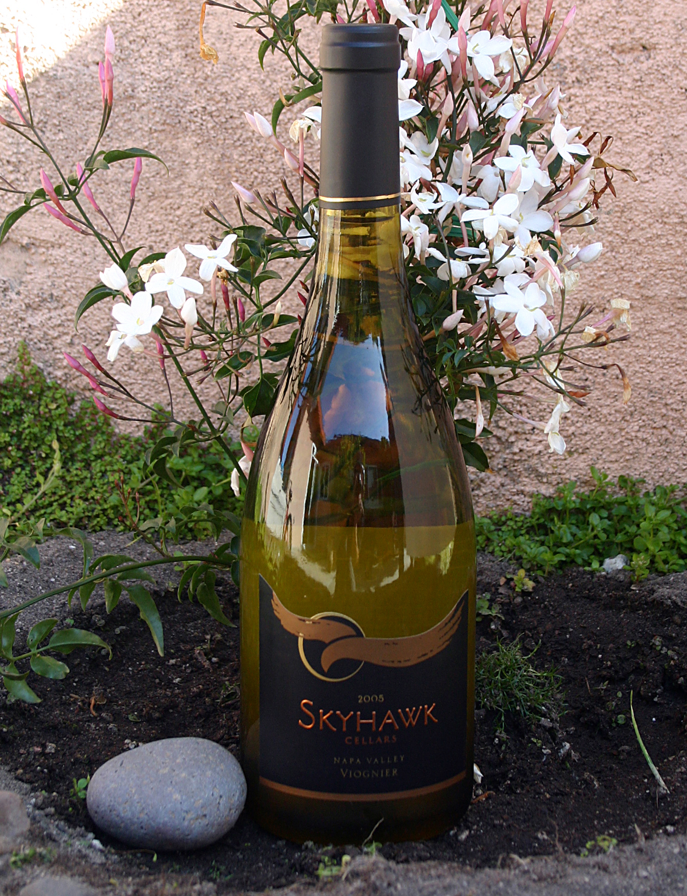 Eagle & Rose Estate & Skyhawk Cellars 2005 Viognier 750ml Wine Bottle