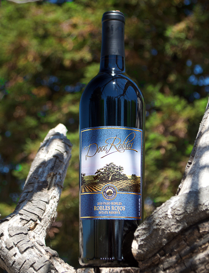 Doce Robles 2010 Winery Estate Robles Rojos 750ml Wine Bottle